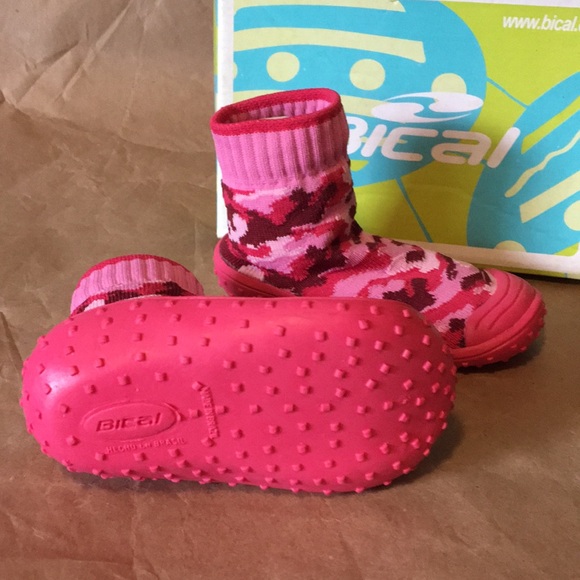 Toddler Sock Shoes - Pink Camo - Picture 4 of 5